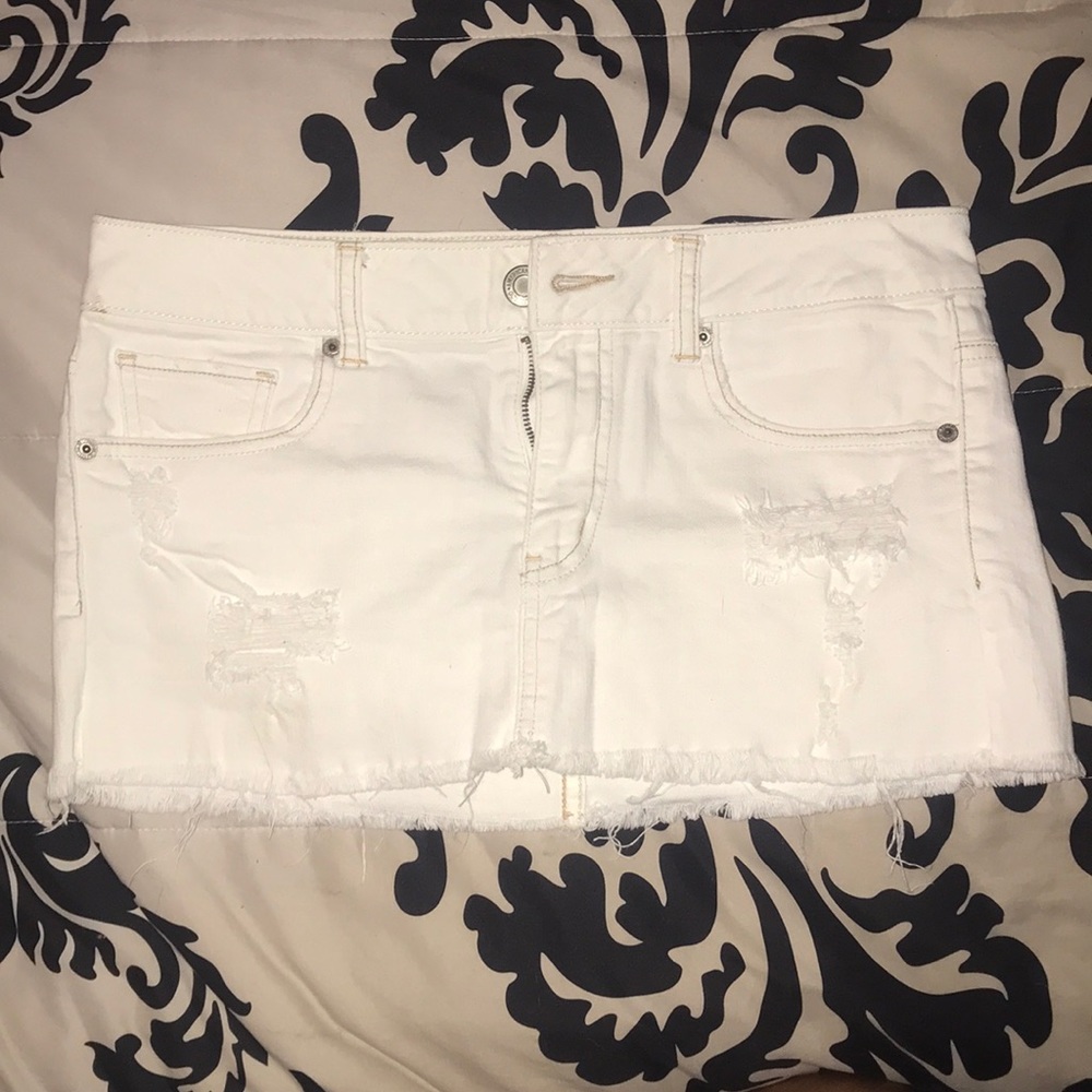 Whit denim skirt